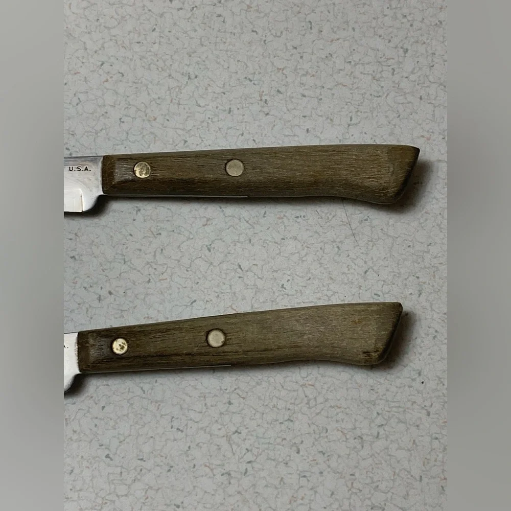 Vintage 2 EKCO Flint Vanadium Stainless Steel Arrowhead Steak Knife USA